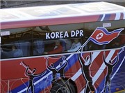 Bóng đá anh, ngoại hạng anh, lịch thi đấu euro 2012, World Cup 2010: Bật mí khẩu hiệu trên xe bus chở 32 đội tuyển