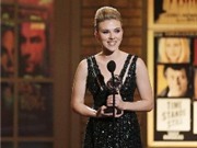 Bóng đá anh, ngoại hạng anh, lịch thi đấu euro 2012, Scarlett Johansson nghẹn ngào nhận giải "Oscar" của sân khấu Mỹ