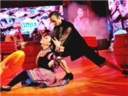 "Hậu" Bước nhảy hoàn vũ