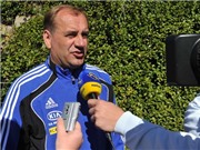 Bóng đá anh, ngoại hạng anh, lịch thi đấu euro 2012, HLV Slovakia bị chỉ trích vì dọa đánh phóng viên 