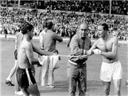 Bóng đá anh, ngoại hạng anh, lịch thi đấu euro 2012, Thời đại mang tên 4 - 4 - 2