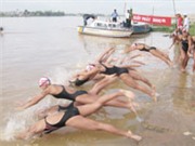 Bóng đá anh, ngoại hạng anh, lịch thi đấu euro 2012, Phiếm mà không phiếm: Giải bơi mặc áo phao?