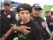 Bóng đá anh, ngoại hạng anh, lịch thi đấu euro 2012, Cựu vô địch ăn hot dog bị bắt vì ... phá đám!