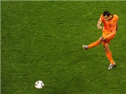 Bóng đá anh, ngoại hạng anh, lịch thi đấu euro 2012, Van Bronckhorst: Cam càng già càng… ngọt
