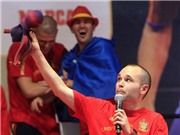 Bóng đá anh, ngoại hạng anh, lịch thi đấu euro 2012, Người hùng Iniesta: Suýt theo vết xe đổ của Zidane