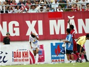Bóng đá anh, ngoại hạng anh, lịch thi đấu euro 2012, Cầu thủ và một bộ phận khán giả: Ai khiêu khích ai?