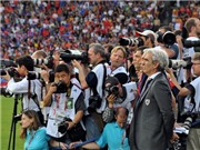 Bóng đá anh, ngoại hạng anh, lịch thi đấu euro 2012, Domenech bị cho “ra đường” vì không… bắt tay?