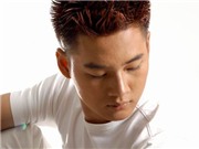Bóng đá anh, ngoại hạng anh, lịch thi đấu euro 2012, Ca sĩ Đức Tuấn hát bên xe Mercedes mới tậu