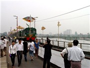 Bóng đá anh, ngoại hạng anh, lịch thi đấu euro 2012, Cầu Long Biên - Lần qua, lần nhớ
