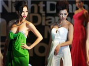 Bóng đá anh, ngoại hạng anh, lịch thi đấu euro 2012, Bebe Phạm 'hở trên' nhẹ tội, Hà Anh 'lộ dưới' khó thoát