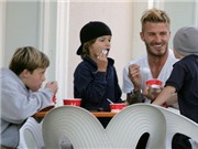 Bóng đá anh, ngoại hạng anh, lịch thi đấu euro 2012, Quý tử nhà Beckham bắt đầu biết kiếm tiền