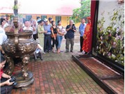Bóng đá anh, ngoại hạng anh, lịch thi đấu euro 2012, Trao tặng Hà Nội bức tranh thêu "Ước nguyện ngàn năm"