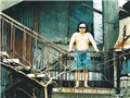 Broken beauty (Vẻ đẹp bị tàn phá)
