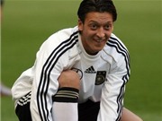 Bóng đá anh, ngoại hạng anh, lịch thi đấu euro 2012, Oezil dính chấn thương: Cơ hội để thử nghiệm