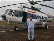 Bóng đá anh, ngoại hạng anh, lịch thi đấu euro 2012, Người phi công vừa bay diễu binh vừa bay cứu lũ