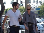 Bóng đá anh, ngoại hạng anh, lịch thi đấu euro 2012, Vợ chồng Katherine Heigl đang tình tứ thì bị cảnh sát hỏi thăm