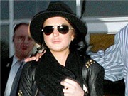 Bóng đá anh, ngoại hạng anh, lịch thi đấu euro 2012, Lindsay Lohan được đi mua sắm thả phanh sau 5 tuần cai nghiện