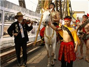 Bóng đá anh, ngoại hạng anh, lịch thi đấu euro 2012, Những người “phải lòng” Cầu Long Biên