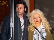 Bóng đá anh, ngoại hạng anh, lịch thi đấu euro 2012, Christina Aguilera tay trong tay với người mới