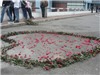 Bóng đá anh, ngoại hạng anh, lịch thi đấu euro 2012, Tỏ tình "hụt" với 150 bông hồng gần sân bay Nội Bài 