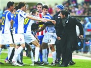 Bóng đá anh, ngoại hạng anh, lịch thi đấu euro 2012, Quique Flores bị treo quyền chỉ đạo 2 trận