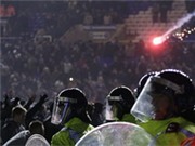 Bóng đá anh, ngoại hạng anh, lịch thi đấu euro 2012, Bạo lực ở Tứ kết cúp Carling