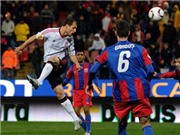Bóng đá anh, ngoại hạng anh, lịch thi đấu euro 2012, Europa League: Reina mắc sai lầm, Liverpool vẫn thẳng tiến