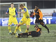 Bóng đá anh, ngoại hạng anh, lịch thi đấu euro 2012, Roma mất điểm trước Chievo dù dẫn trước 2-0: Vấp ngã trên “ruộng cày”