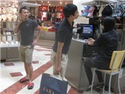 Bóng đá anh, ngoại hạng anh, lịch thi đấu euro 2012, ĐTVN  thư giãn bằng việc đi "shopping" ở Malaysia