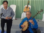 Bóng đá anh, ngoại hạng anh, lịch thi đấu euro 2012, Cha con GS-TS Trần Văn Khê hòa tấu đờn kìm, “đờn muỗng”