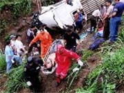 Bóng đá anh, ngoại hạng anh, lịch thi đấu euro 2012, Ecuador: Tai nạn xe buýt làm 35 người thiệt mạng 
