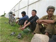 Bóng đá anh, ngoại hạng anh, lịch thi đấu euro 2012, Những người lao động nghèo "oằn vai gánh Tết" 