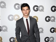 Bóng đá anh, ngoại hạng anh, lịch thi đấu euro 2012, Taylor Lautner: Là "sao" vẫn phải cắt cỏ, đổ rác