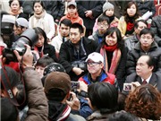 Bóng đá anh, ngoại hạng anh, lịch thi đấu euro 2012, Lý Liên Kiệt trong “vòng vây” của người hâm mộ tại Hà Nội