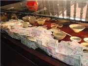 Bóng đá anh, ngoại hạng anh, lịch thi đấu euro 2012, Tiền lẻ “đè” hiện vật ở Văn Miếu 