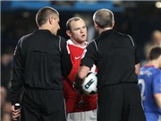 Bóng đá anh, ngoại hạng anh, lịch thi đấu euro 2012, Vấn nạn trọng tài:  "Kẻ thủ ác" Martin Atkinson
