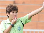 Bóng đá anh, ngoại hạng anh, lịch thi đấu euro 2012, Nữ trọng tài FIFA bị hành hung ngay trên sân