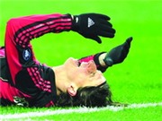 Bóng đá anh, ngoại hạng anh, lịch thi đấu euro 2012,  Milan bị loại, không ghi nổi một bàn: Giới hạn 