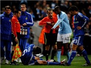 Bóng đá anh, ngoại hạng anh, lịch thi đấu euro 2012, Cận cảnh cú kungfu dẫn đến chiếc thẻ đỏ của Balotelli