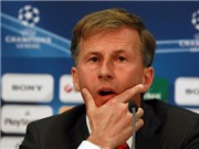 Bóng đá anh, ngoại hạng anh, lịch thi đấu euro 2012, Một mùa thay HLV 11 lần: “Đỏ đen” với ghế huấn luyện