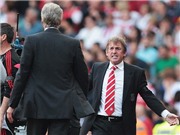 Bóng đá anh, ngoại hạng anh, lịch thi đấu euro 2012, Clip: Cận cảnh màn "khẩu chiến" Wenger - Dalglish