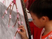 Bóng đá anh, ngoại hạng anh, lịch thi đấu euro 2012, Đấu giá tranh "Hoa anh đào vẫn nở"