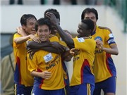 Bóng đá anh, ngoại hạng anh, lịch thi đấu euro 2012, B.BD – TĐCS.ĐT 0-0: 11 đánh 9 … không chột cũng chẳng què