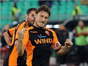 Bóng đá anh, ngoại hạng anh, lịch thi đấu euro 2012, Totti đạt mốc 206 bàn thắng ở Serie A: Khi Hoàng tử lên ngôi Vua