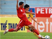 Bóng đá anh, ngoại hạng anh, lịch thi đấu euro 2012, Cuộc đua tới ngôi vô địch Eximbank V-League 2011: “2 đánh 1…”
