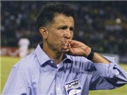 Bóng đá anh, ngoại hạng anh, lịch thi đấu euro 2012, Clip: HLV chỉ đạo học trò thi đấu bằng "thư tay"