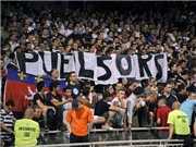 Bóng đá anh, ngoại hạng anh, lịch thi đấu euro 2012, Puel bị các CĐV Lyon dọa giết: Thực ra, ông đã “chết” từ lâu rồi!