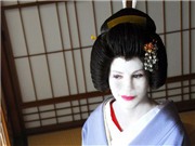 Bóng đá anh, ngoại hạng anh, lịch thi đấu euro 2012, Geisha "Tây" duy nhất đã bỏ nghề