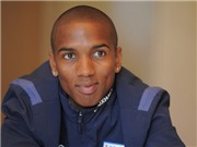 Bóng đá anh, ngoại hạng anh, lịch thi đấu euro 2012, Chuyển động ở Old Trafford: Ashley Young đồng ý gia nhập M.U