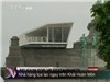 Nhà hàng tọa lạc ngay trên Khải Hoàn Môn